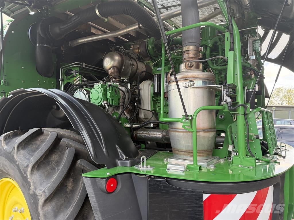 John Deere 8200 Forage harvesters