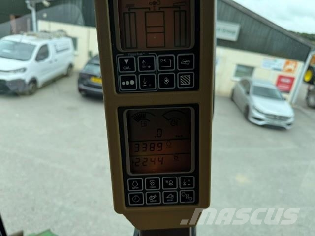 John Deere C670 Комбайни