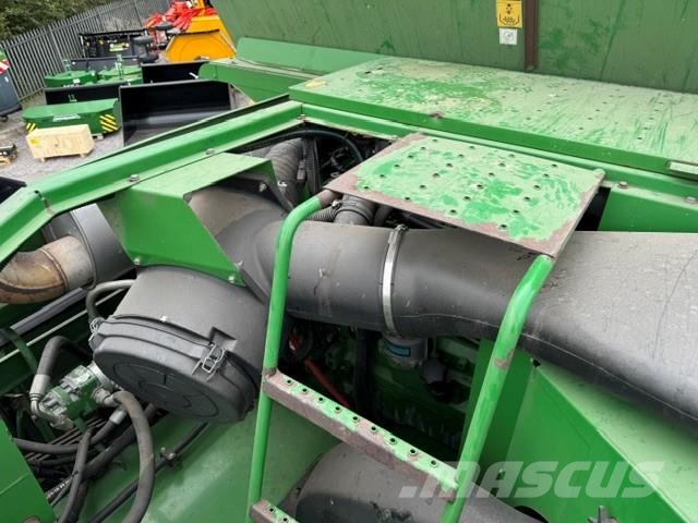 John Deere C670 Комбайни