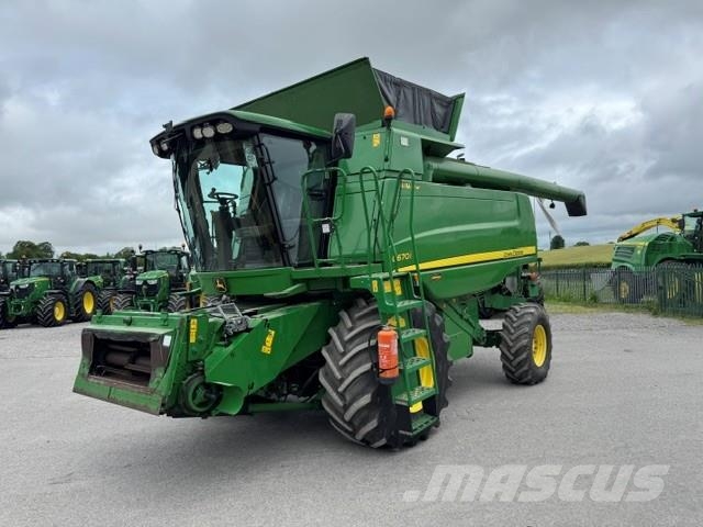 John Deere C670 Комбайни