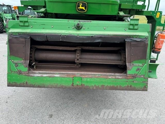 John Deere C670 Комбайни