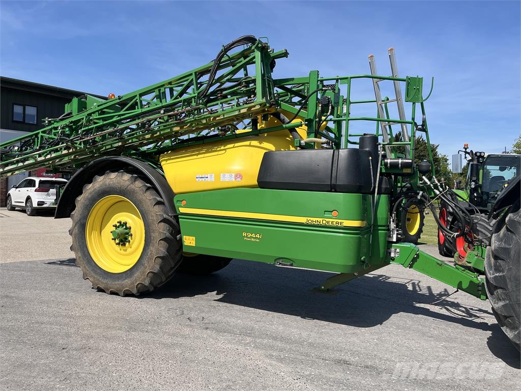 John Deere R944i معدات رش أسمدة