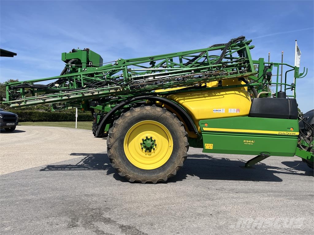 John Deere R944i معدات رش أسمدة