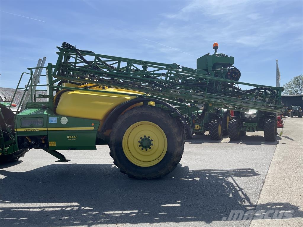 John Deere R944i معدات رش أسمدة