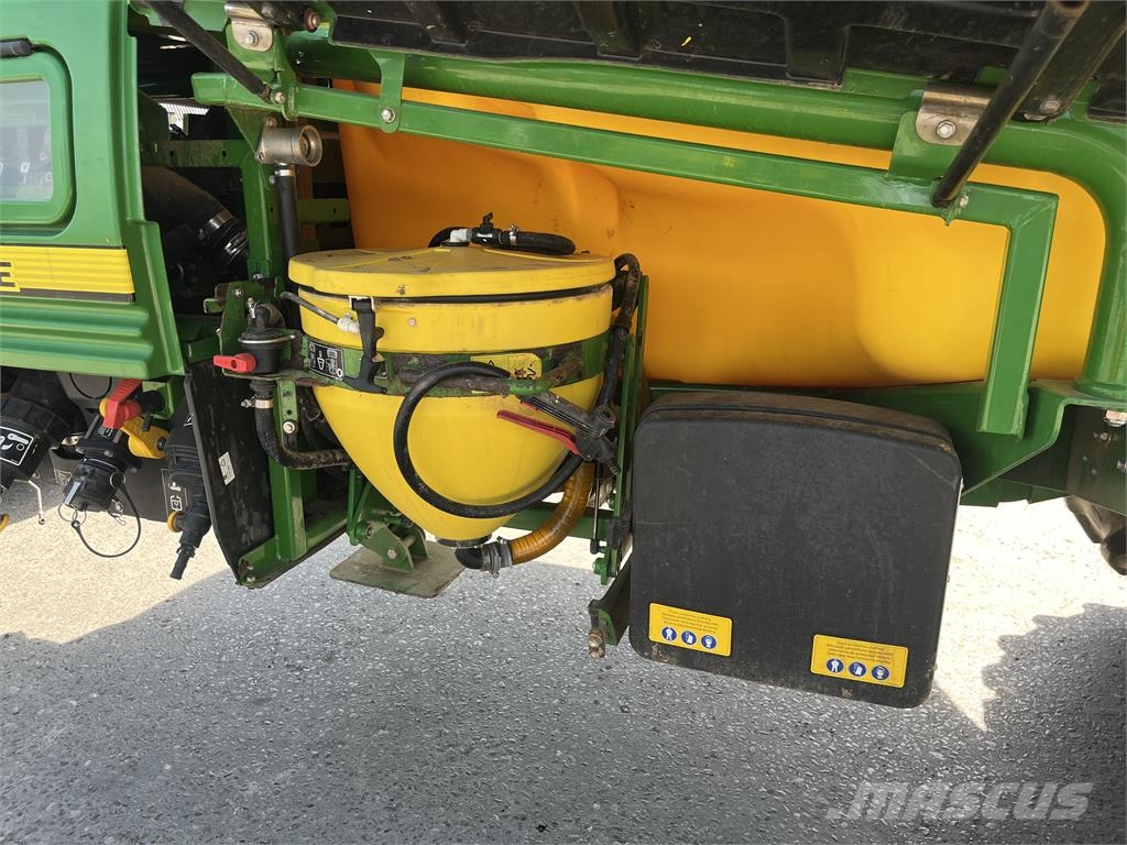 John Deere R944i معدات رش أسمدة
