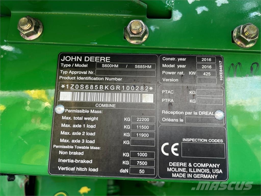 John Deere S685 Combine harvesters