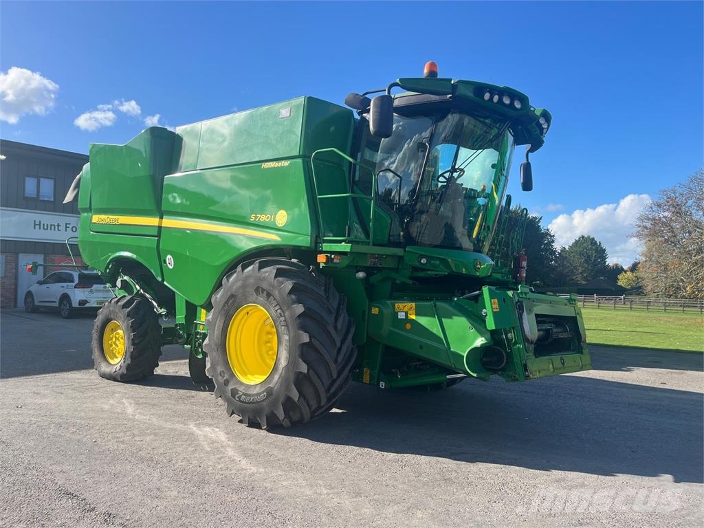 John Deere S780 Combine harvesters