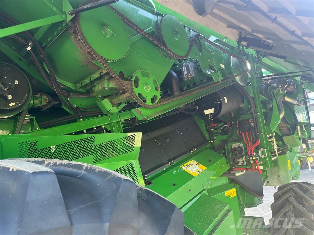 John Deere S780 Combine harvesters