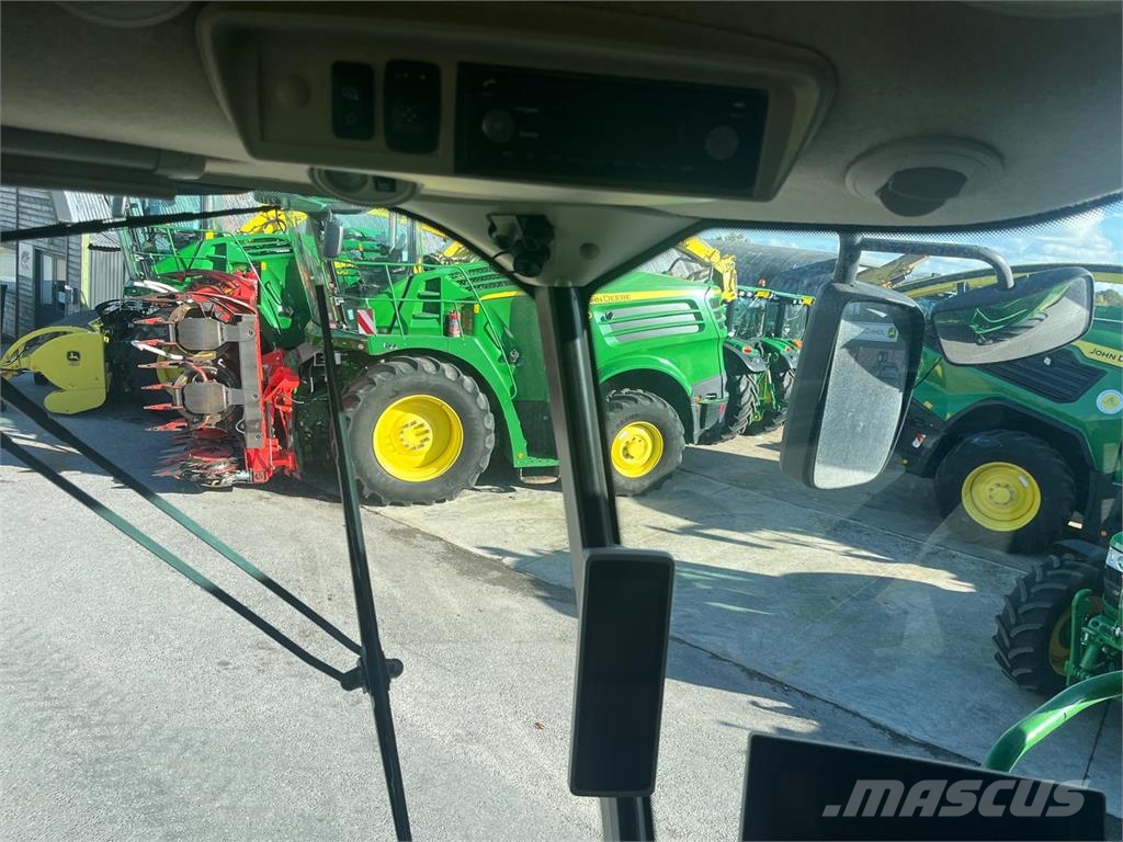 John Deere S780 Combine harvesters