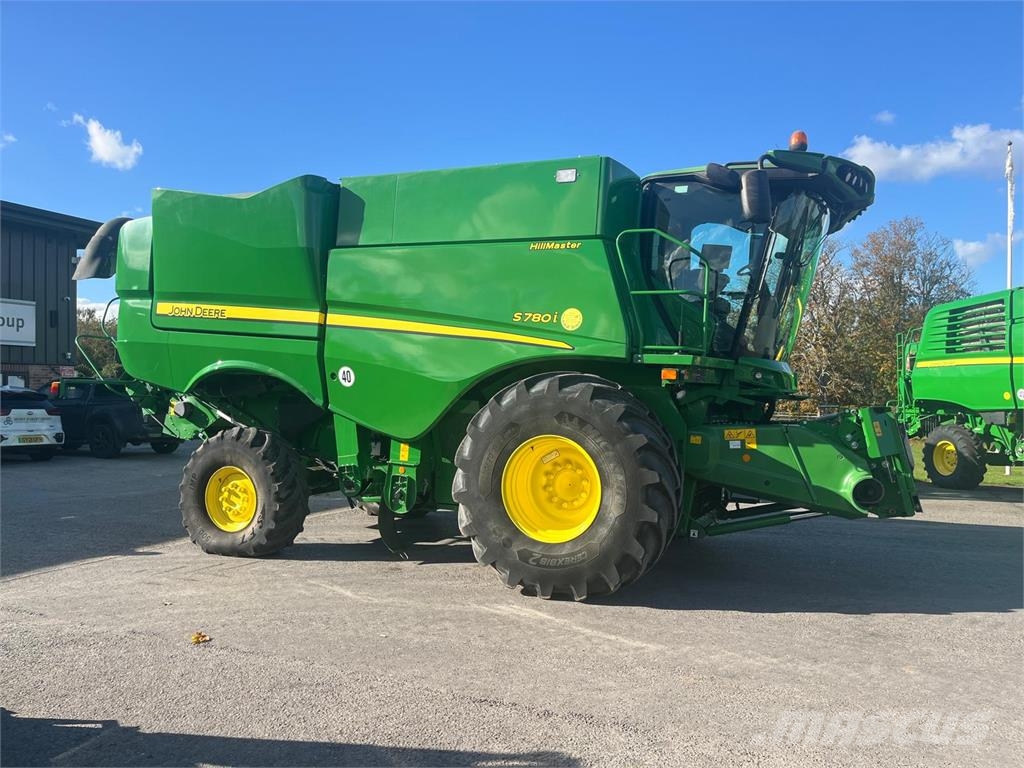 John Deere S780 Combine harvesters