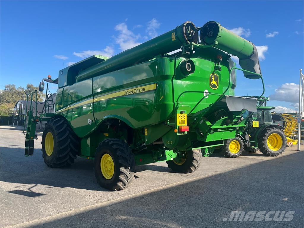 John Deere S780 Combine harvesters