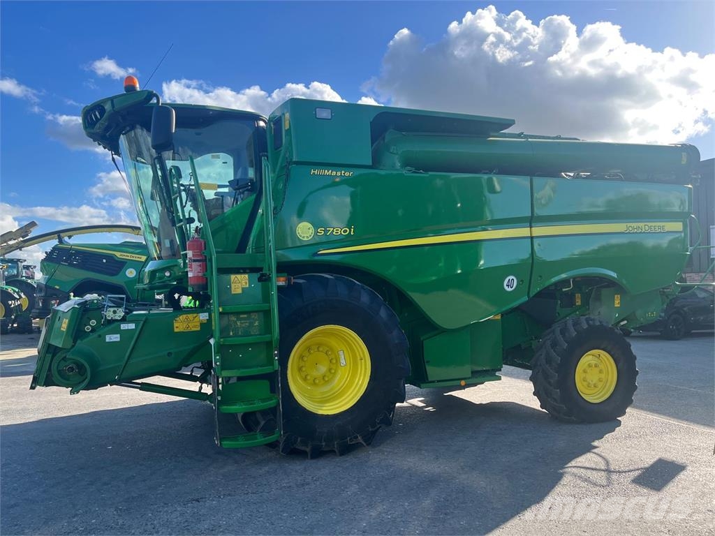 John Deere S780 Combine harvesters