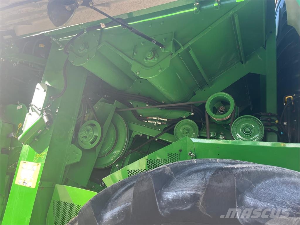John Deere S780 Combine harvesters