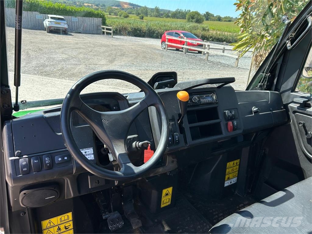 John Deere XUV 865M ATV