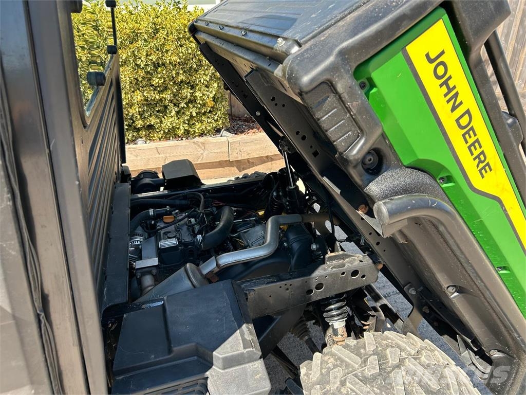 John Deere XUV 865M ATV