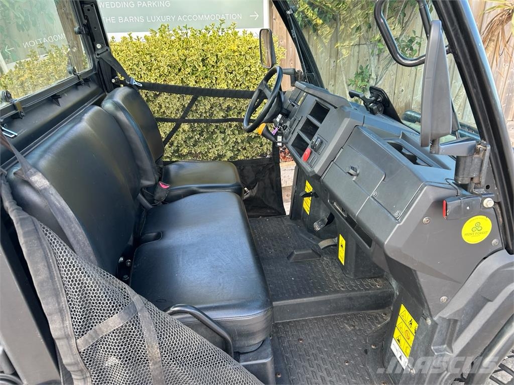John Deere XUV 865M ATVs