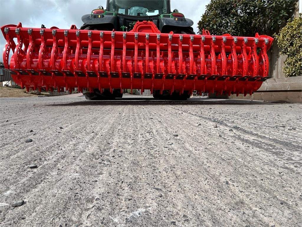 Kuhn HR3030 الكاسحات وقلابات التربة ذات المحركات
