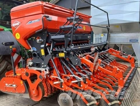 Kuhn Sitera HR3030 الكاسحات وقلابات التربة ذات المحركات