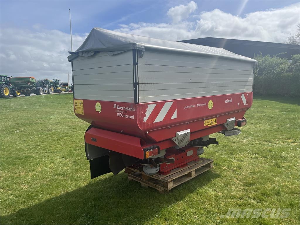 Kverneland TL Geo 3900 معدات فرد المواد المعدنية