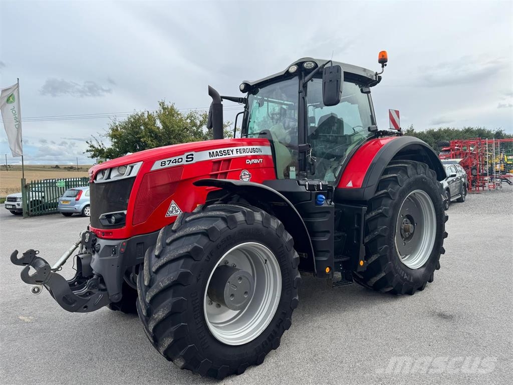 Massey Ferguson MF 8740 S Tractors