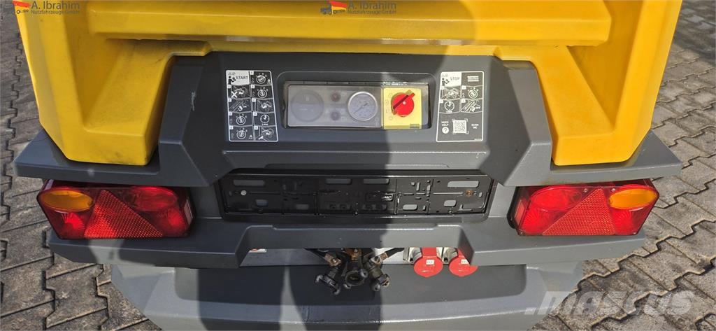 Atlas Copco XAS 68 KDG Kompressor mit Generator 12 KVA einsatz معدات البناء - غير ذلك