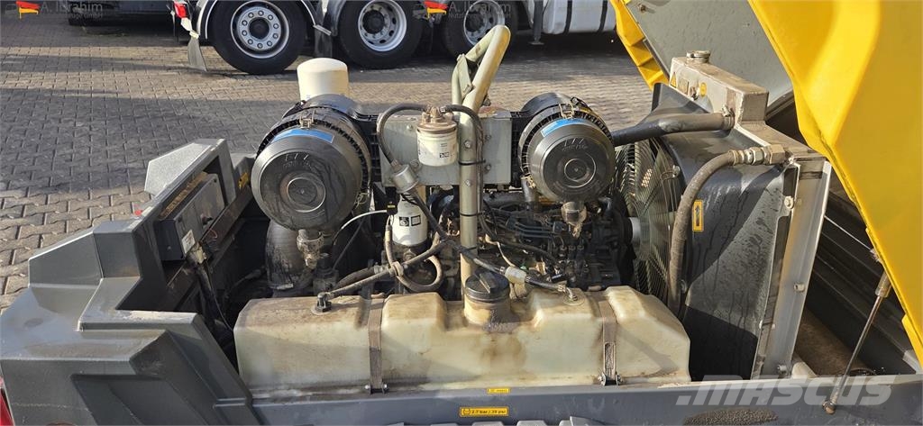 Atlas Copco XAS 68 KDG Kompressor mit Generator 12 KVA einsatz معدات البناء - غير ذلك