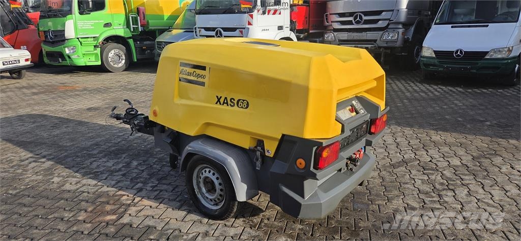 Atlas Copco XAS 68 KDG Kompressor mit Generator 12 KVA einsatz معدات البناء - غير ذلك