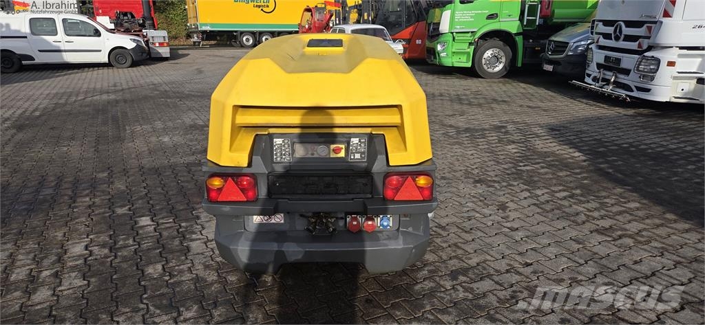 Atlas Copco XAS 68 KDG Kompressor mit Generator 12 KVA einsatz معدات البناء - غير ذلك