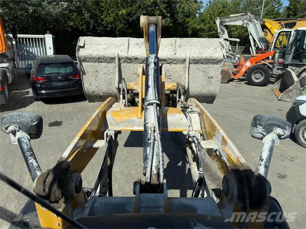 CAT 907H2 Schnellwechsler Allrad Фронтальные погрузчики