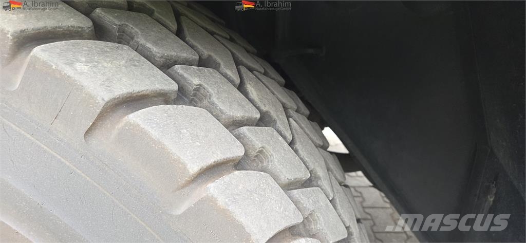 Grove GMK 3050 2 x Gewicht 1,3t - 3.5t - 14222 h All-Terrain-Krane