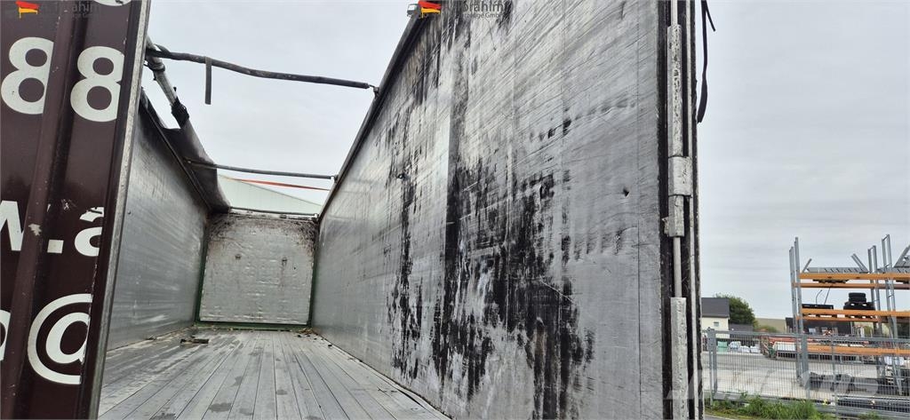 Knapen KT01 Voll fahrbereit leichter Brandschaden, Boden Polprikolice zabojniki