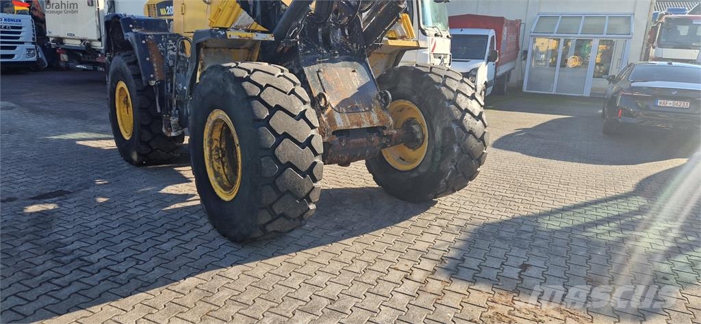 Komatsu WA 200 technische Wartung beim Komatsu Service Ładowarki kołowe