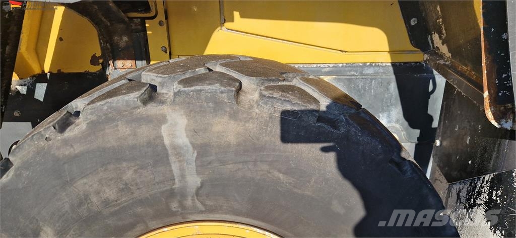 Komatsu WA 200 technische Wartung beim Komatsu Service Ładowarki kołowe