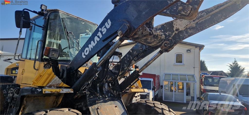 Komatsu WA 200 technische Wartung beim Komatsu Service Ładowarki kołowe