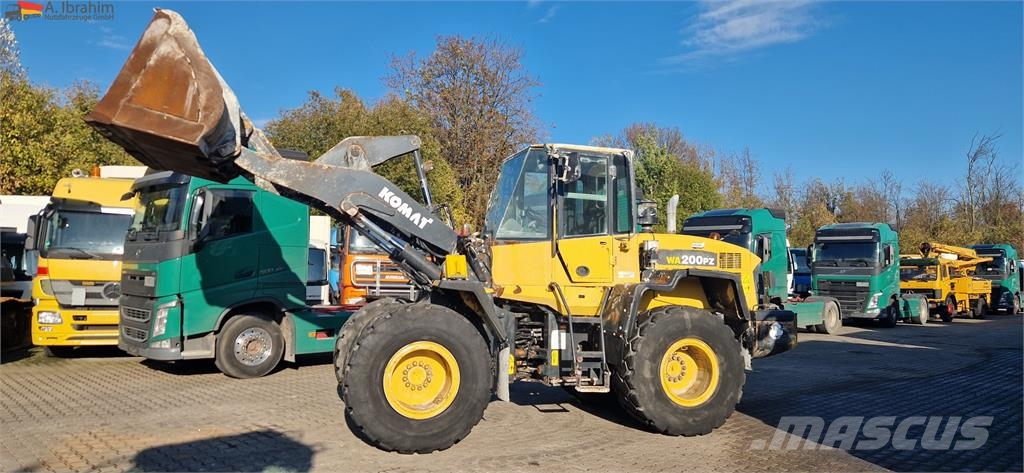 Komatsu WA 200 technische Wartung beim Komatsu Service Ładowarki kołowe