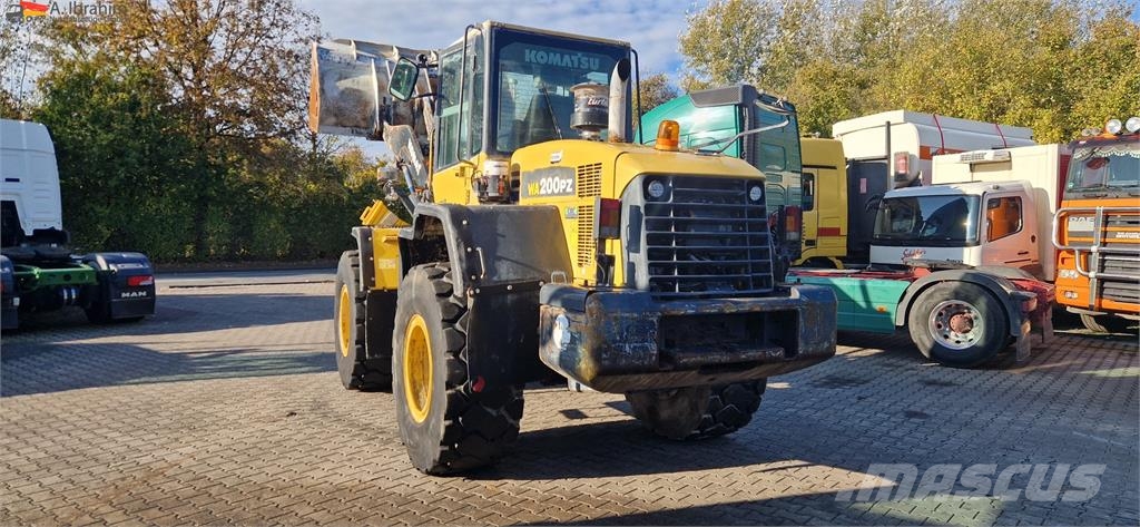 Komatsu WA 200 technische Wartung beim Komatsu Service Ładowarki kołowe