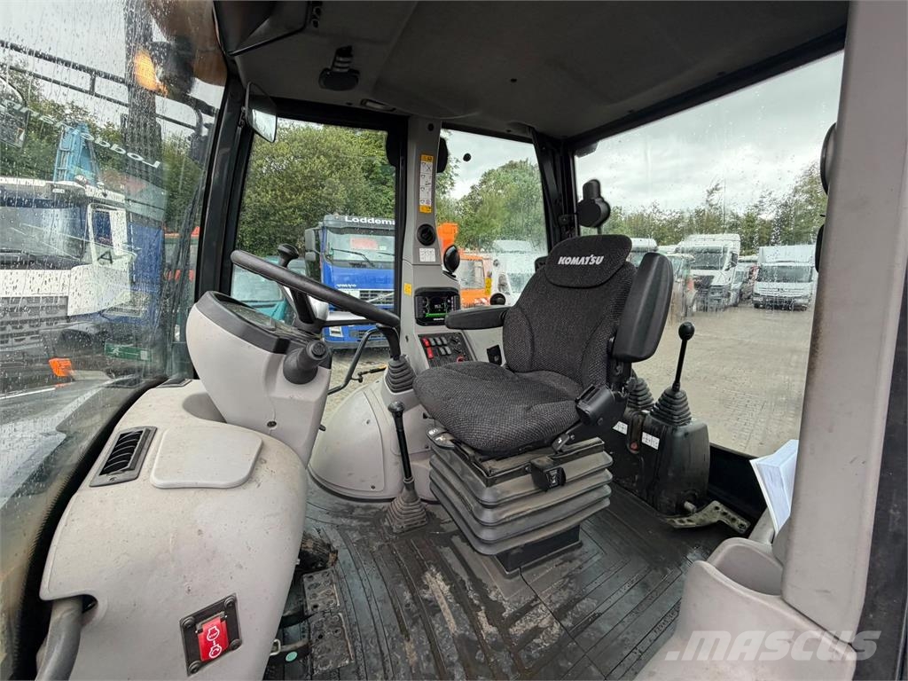 Komatsu WB 93R 4CX Plus Klima Partikelfilter Klappschaufel Otros