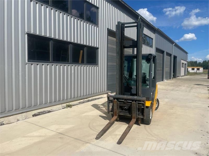 Jungheinrich DFG 425s 6190mh/ 4.5m/ 2.5t Diesel forklifts