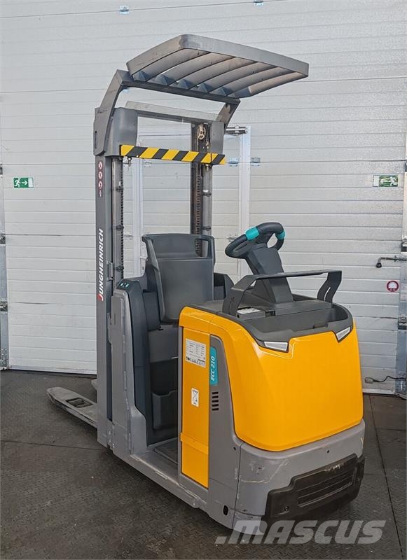 Jungheinrich ECC 210 Orderpicker voor middelhoog niveau