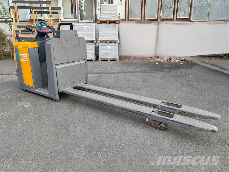 Jungheinrich ECE 225 2.4m معدات الرفع متوسط المستوى