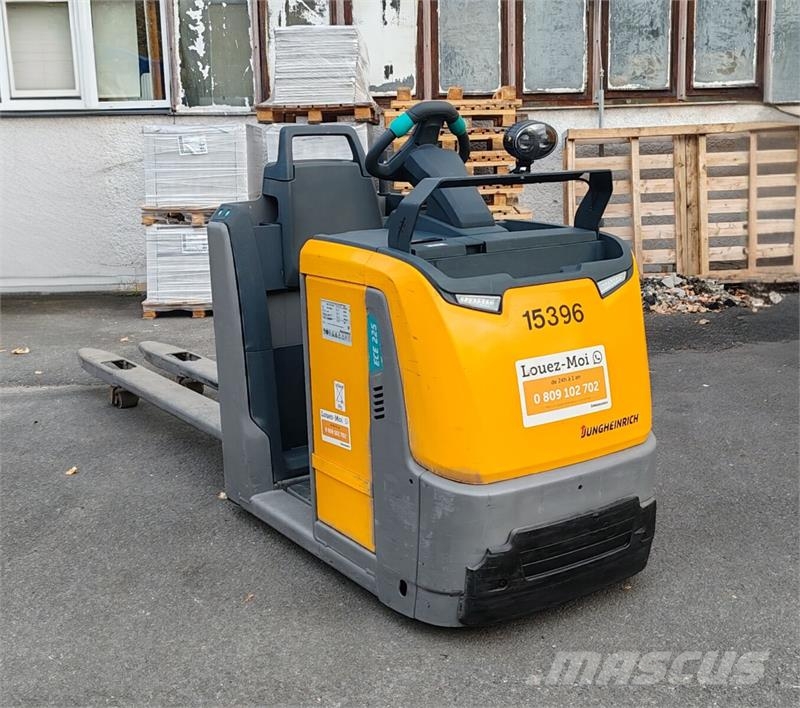 Jungheinrich ECE 225 2.4m معدات الرفع متوسط المستوى