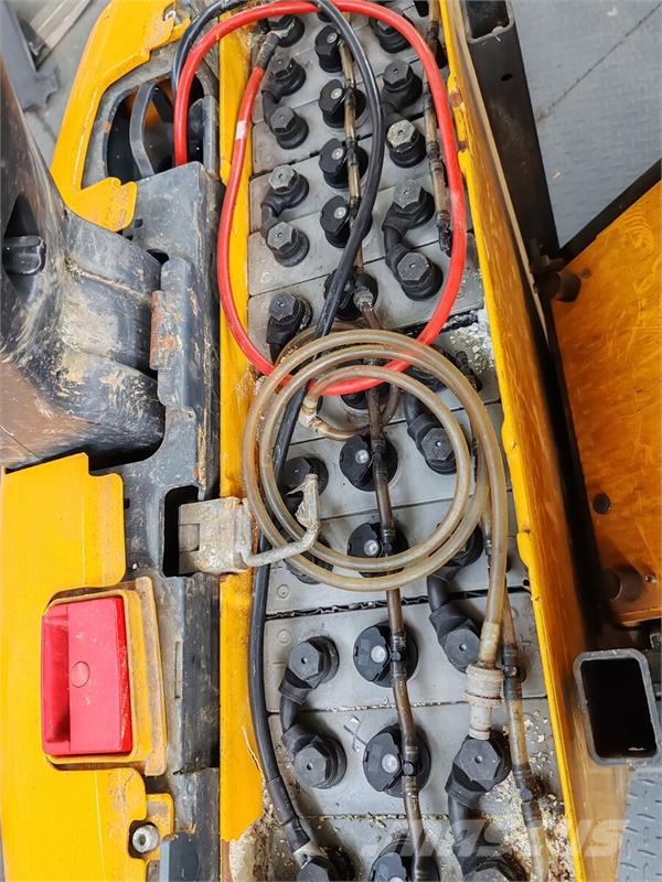 Jungheinrich ECE225 2400mm, DEFECT Medium lift order picker