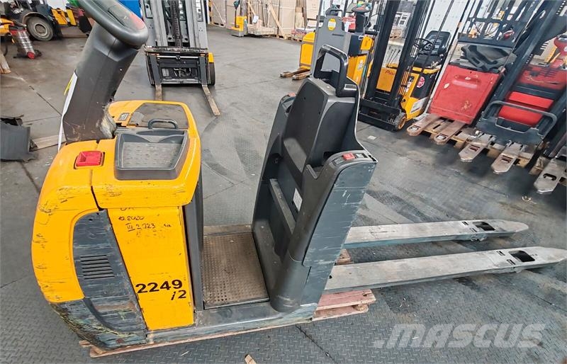 Jungheinrich ECE225 2400mm, DEFECT Medium lift order picker