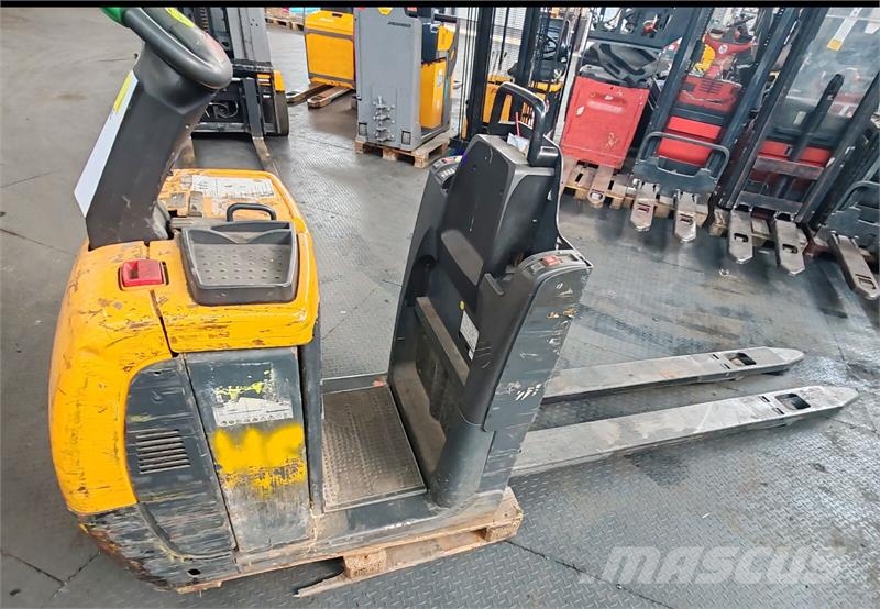 Jungheinrich ECE225 2400mm bad battery Medium lift order picker