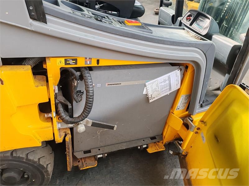 Jungheinrich EFG 316k li-ion/ 4v/ 1819mh/ 2022y معدات الرفع منخفض المستوى