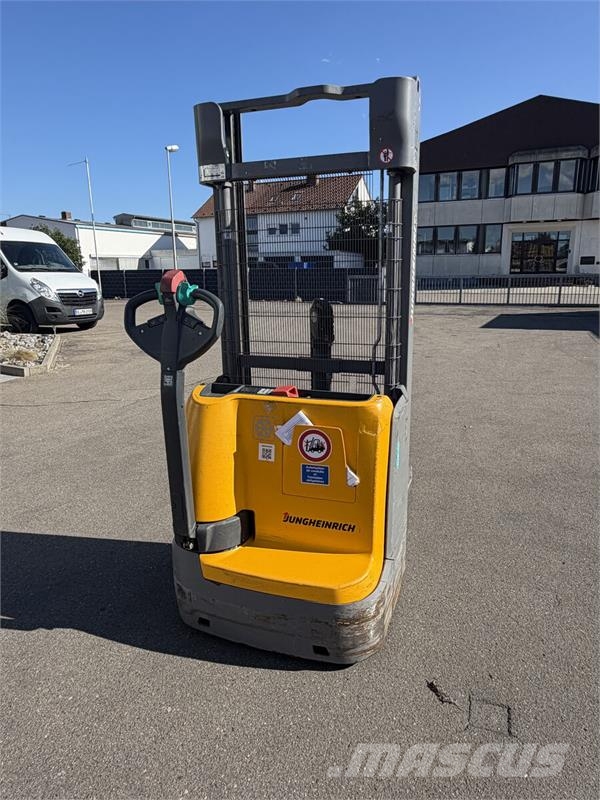 Jungheinrich EJC 112 2.9m/ cold store Platform stackers