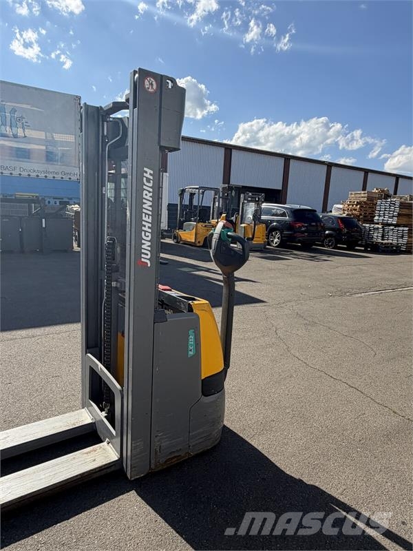 Jungheinrich EJC 112 2.9m/ cold store Platform stackers