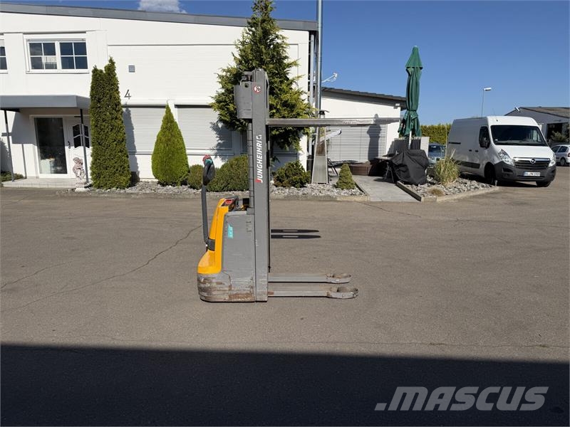 Jungheinrich EJC 112 2.9m/ cold store Platform stackers