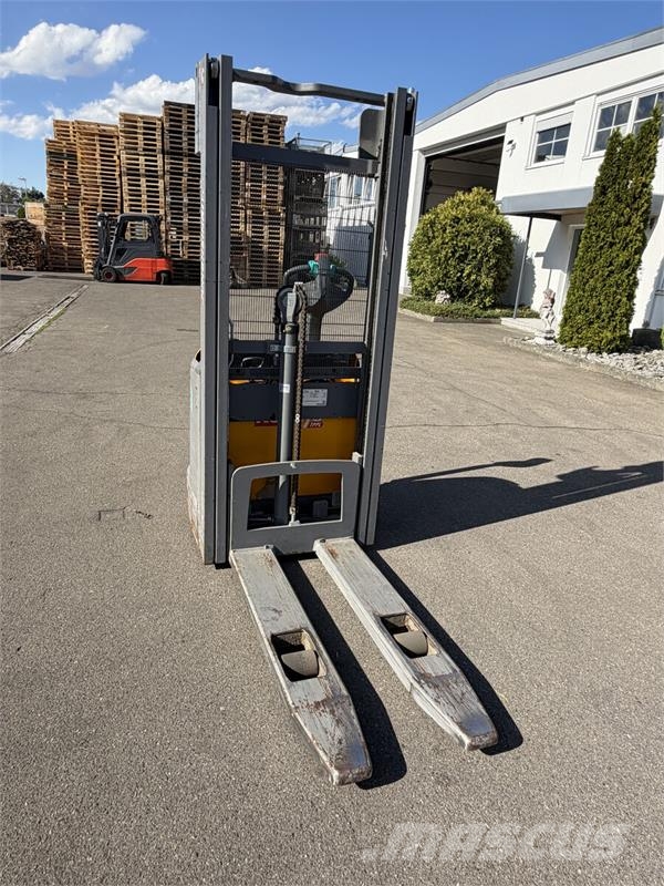 Jungheinrich EJC 112 2.9m/ cold store Platform stackers
