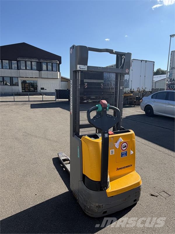 Jungheinrich EJC 112 2.9m/ cold store Platform stackers